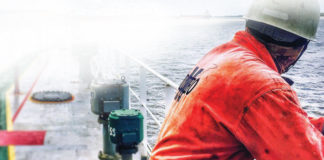 কোভিড-১৯ বাড়ি ফেরার অপেক্ষায় সমুদ্রমানবরা