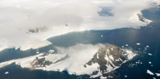 অ্যান্টার্কটিক পেনিনসুলা রক্ষা করতে হবে নিজেদের স্বার্থে