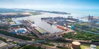 ভারতে নির্মাণ হচ্ছে বৃহৎ এলএনজি টার্মিনাল