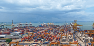 ব্যস্ততম ট্রান্সশিপমেন্ট হাব সিঙ্গাপুর, বাংকারিংয়েও শীর্ষে