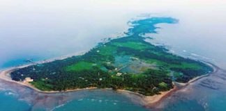 সেন্টমার্টিনে সমুদ্রে আবর্জনা ফেলায় জরিমানা