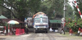 নববর্ষ ও সাপ্তাহিক ছুটি শেষে হিলি স্থলবন্দরে আমদানি-রপ্তানি শুরু