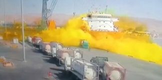 আকাবায় ক্রেন থেকে ক্লোরিনভর্তি ট্যাংক খসে পড়ে বিষ্ফোরণ, নিহত ১২