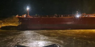 সুয়েজ খালে আবারও আটকা পড়ল জাহাজ, পাঁচ ঘণ্টা পর মুক্ত