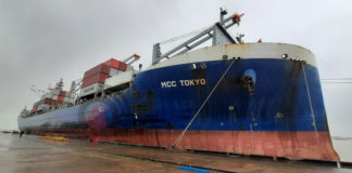 মোংলা বন্দরে প্রথমবারের মতো ভিড়লো ৮ মিটার ড্রাফটের জাহাজ