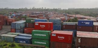 দেড় বছরের বেশি সময় পর ভারতের রপ্তানিতে পতন