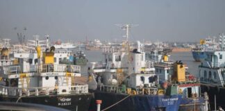 ধর্মঘট প্রত্যাহার করেছে লাইটার জাহাজ শ্রমিকরা