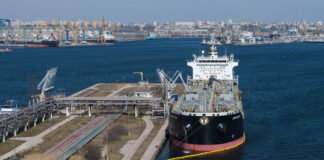 সমুদ্রপথে রাশিয়ার জ্বালানি রপ্তানি ১০ মাসের সর্বোচ্চে