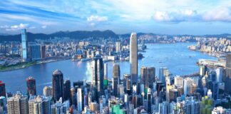 আন্তর্জাতিক মেরিটাইম সেন্টারে রূপান্তরিত হতে ২.৫ মিলিয়ন ডলার বিনিয়োগ করবে হংকং