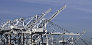 শ্রমিক অসন্তোষে থমকে গেছে যুক্তরাষ্ট্রের পশ্চিম উপকূলবর্তী বন্দরগুলোর কার্যক্রম