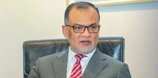 যুক্তরাষ্ট্রের পাল্টা শুল্ক ১৫ শতাংশে নামিয়ে আনার চেষ্টা করা হচ্ছে : বাণিজ্য উপদেষ্টা