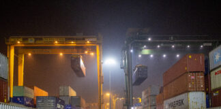 চট্টগ্রাম বন্দরের কার্যক্রম পরিদর্শন দুই উপদেষ্টার