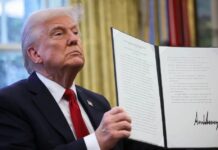 বাংলাদেশি পণ্যে ১৫ শতাংশ কমিয়ে ২০ শতাংশ পাল্টা শুল্ক আরোপ করেছে যুক্তরাষ্ট্র