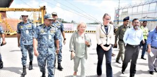 চট্টগ্রাম বন্দর পরিদর্শনে যুক্তরাজ্যের বাণিজ্য দূত