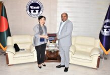 চট্টগ্রাম বন্দর পরিদর্শনে থাইল্যন্ডের রাষ্ট্রদূত