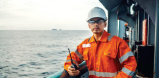 মেয়াদোত্তীর্ণ চুক্তিতে কাজ করা ক্রুর সংখ্যা বেড়েছে