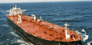 রাশিয়ার তেল বহনকারী ট্যাংকারের জন্য প্রিমিয়াম বাড়ালো বিমা কোম্পানিগুলো